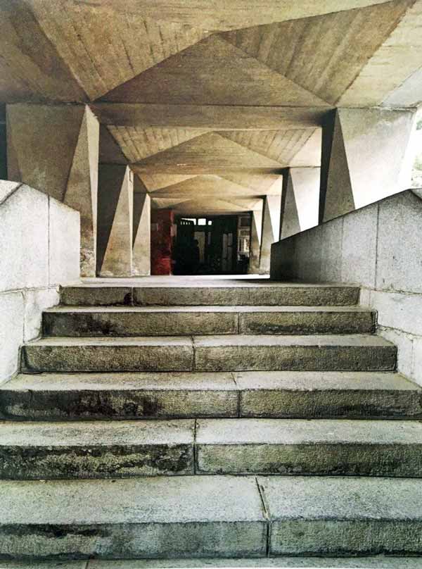 بررسی-نمادها-در-آرامگاه-نادرشاه