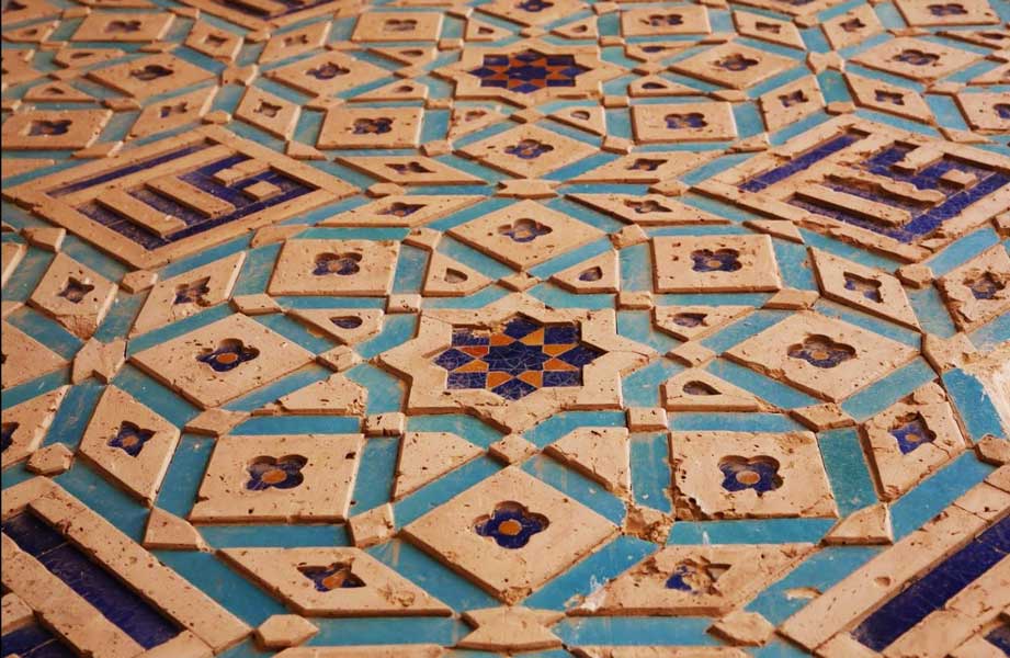 کاشی-های-معقلی