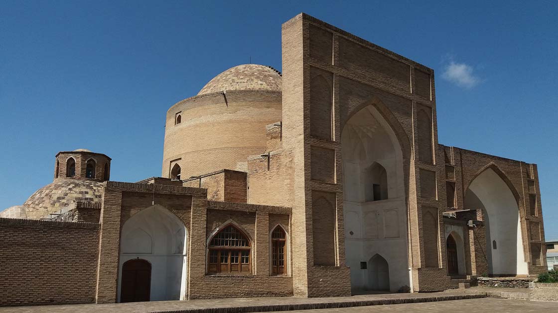 مزار و مسجد قطب الدین حیدر