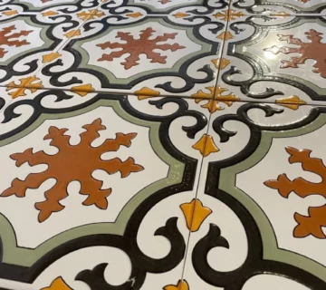کاشی هفت رنگ در کرمان
