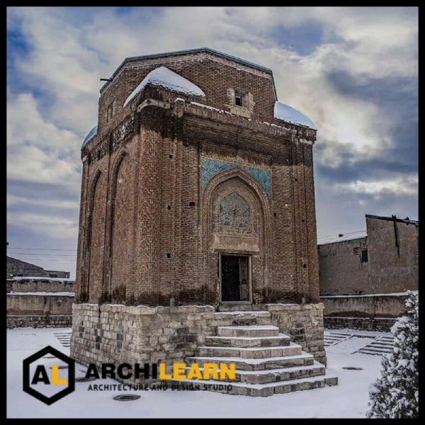 کتیبه های گنبد سرخ مراغه