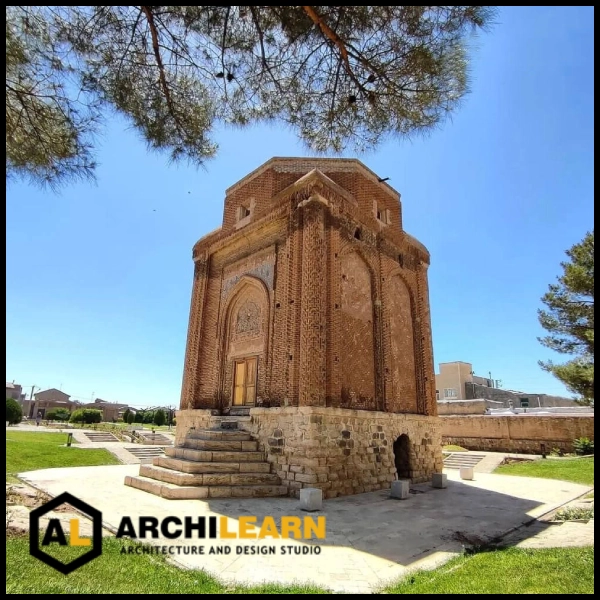 معماری گنبد سرخ مراغه